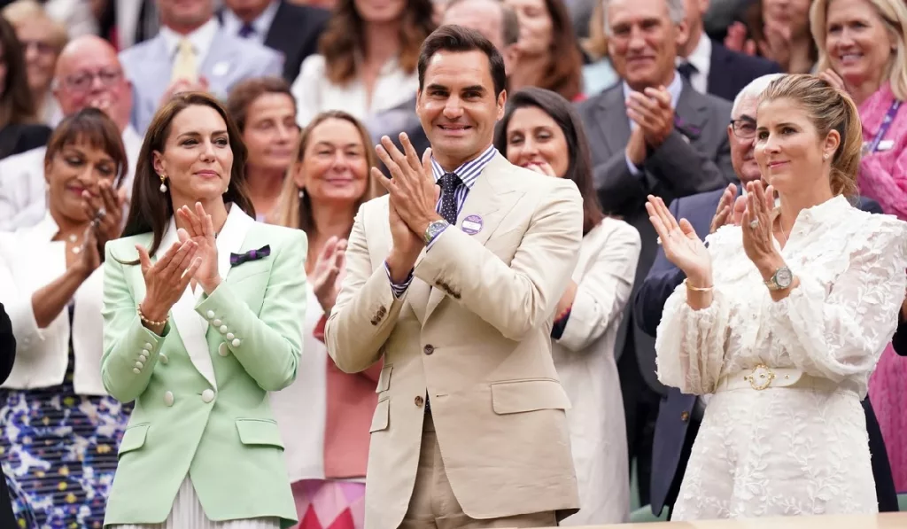 Roger Federer, omagiat la Wimbledon pe terenul central
