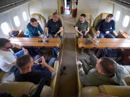 Preşedintele ucrainean Volodimir Zelenski s-a întors din Turcia cu cei cinci comandanţi ai fostei garnizoane din Mariupol