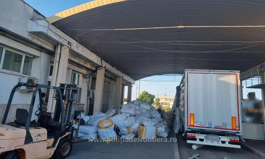 (VIDEO) Bunuri contrafăcute de peste 6.000.000 lei, confiscate la frontiera cu Bulgaria