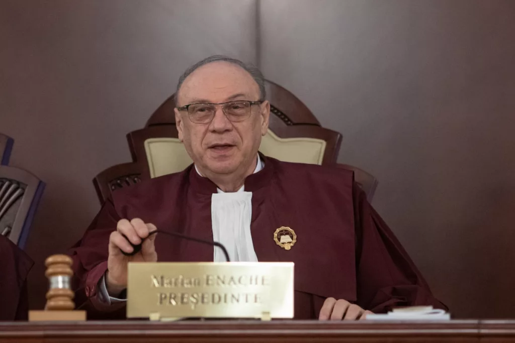 CCR: Legea pensiilor speciale se întoarce la Parlament