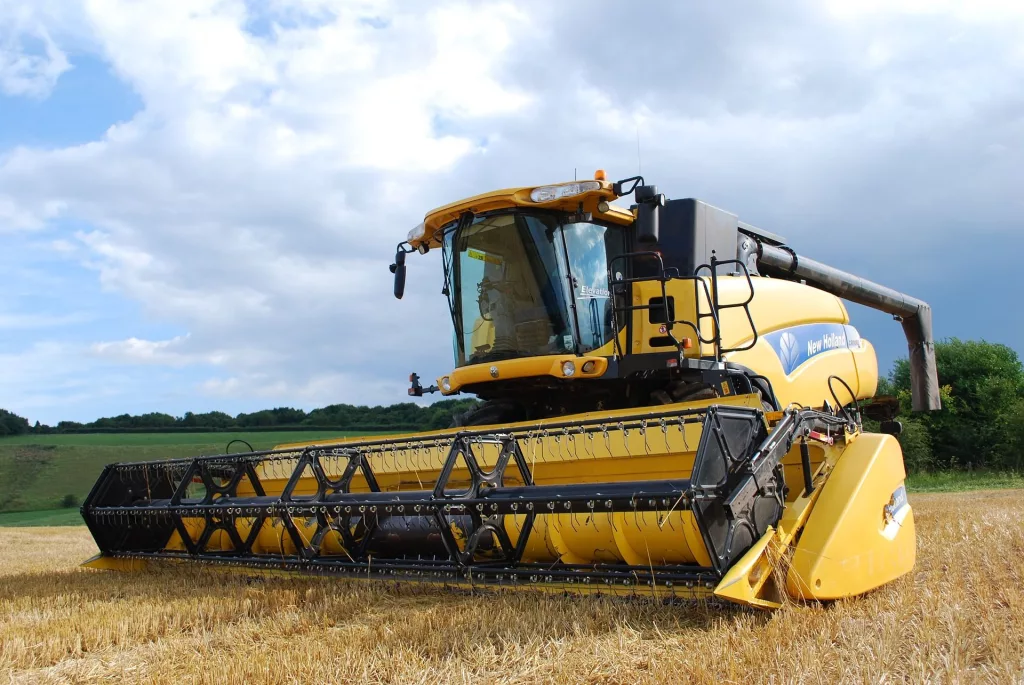 Primar din Olt, omorât de o combină agricolă