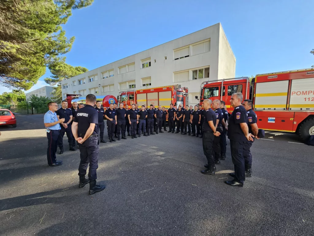 (VIDEO) Pompierii români îi sprijină pe cei francezi în lupta cu incendiile