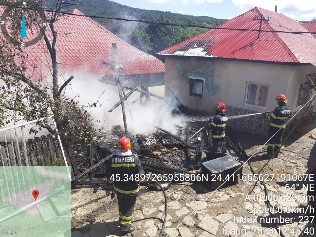 Vâlcea: Incendiu într-o gospodărie din Perișani