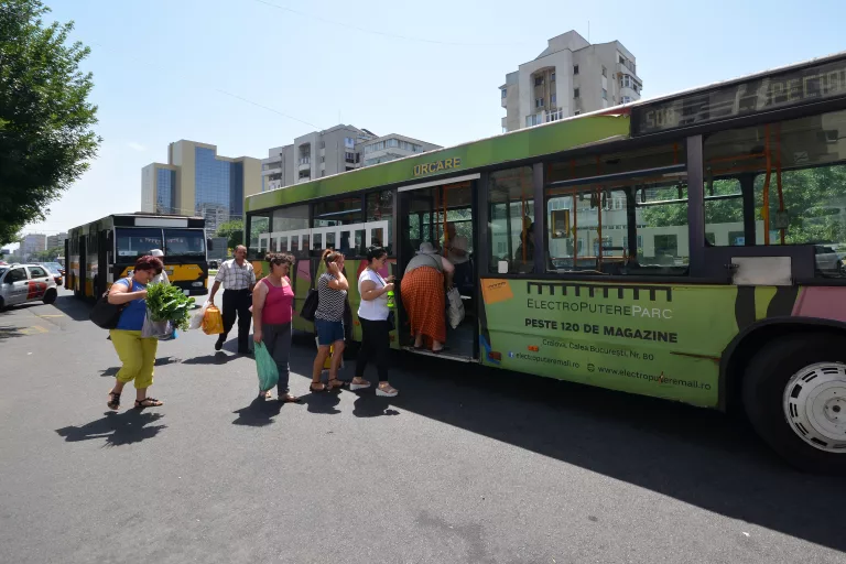 RAT-ul a intrat de azi cu autobuzele în zona metropolitană
