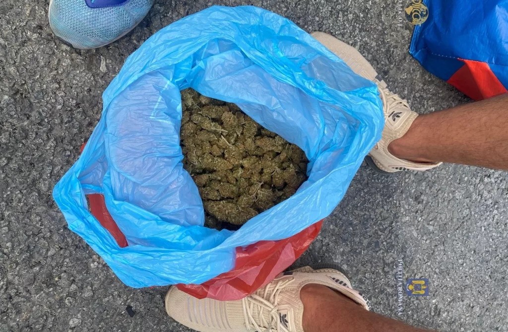 Craiovean de 29 de ani, prins cu 600 grame de canabis
