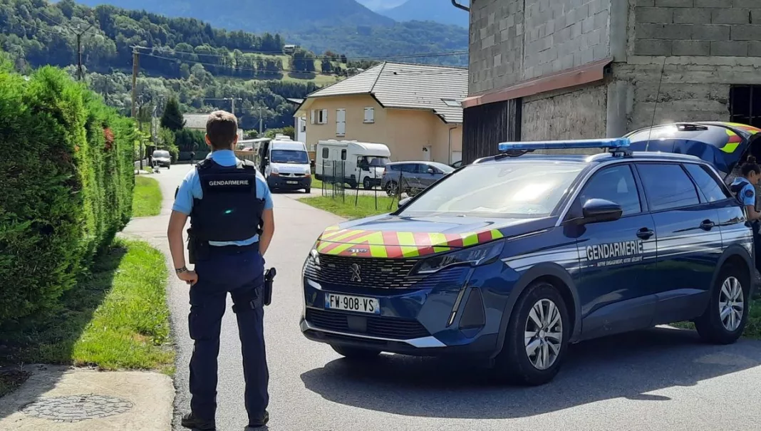 Poliţistă omorâtă în bătaie cu o bâtă de baseball pe o stradă din Franţa