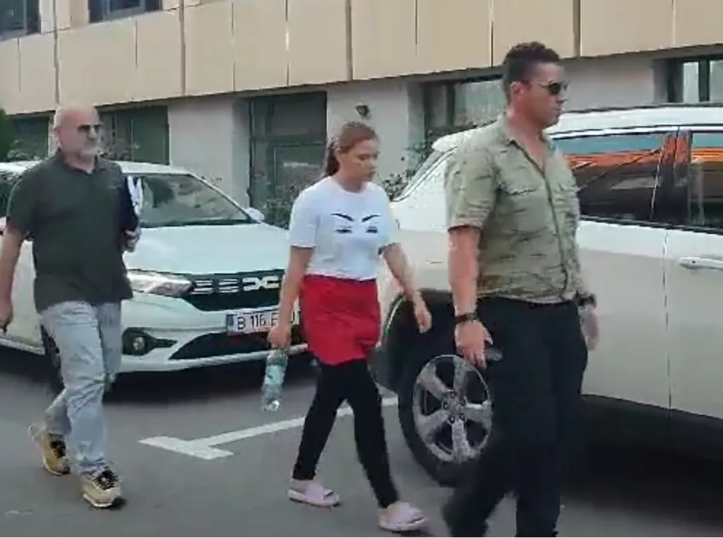 Adolescenta care şi-a omorât colega şi i-a abandonat trupul într-un parc din Mangalia, reţinută