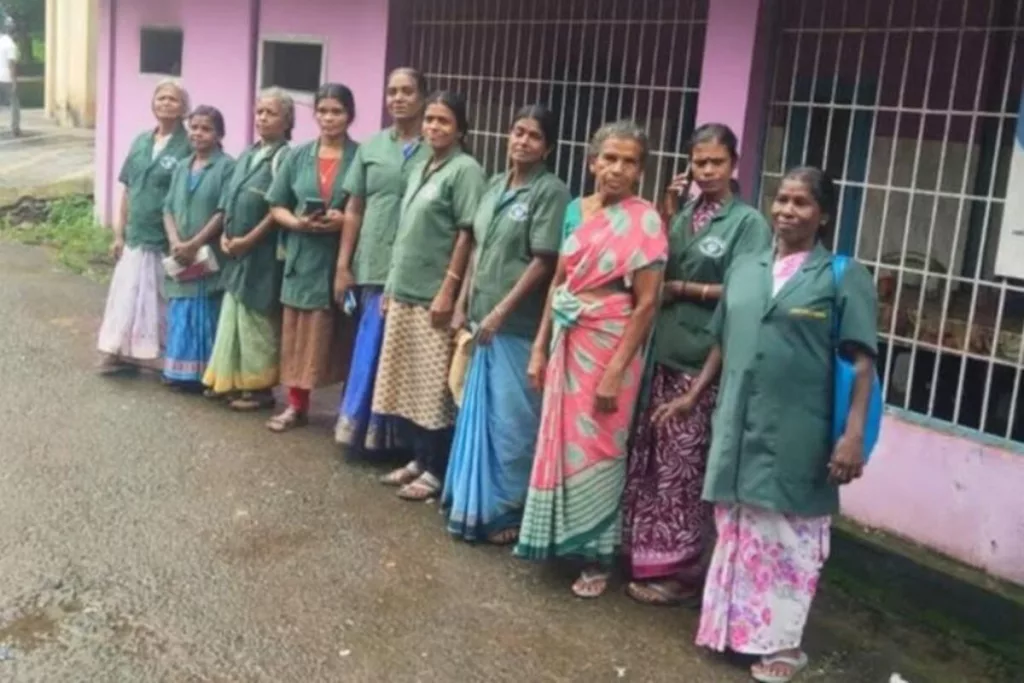 11 angajate la salubritate au câştigat premiul cel mare la o loterie din India