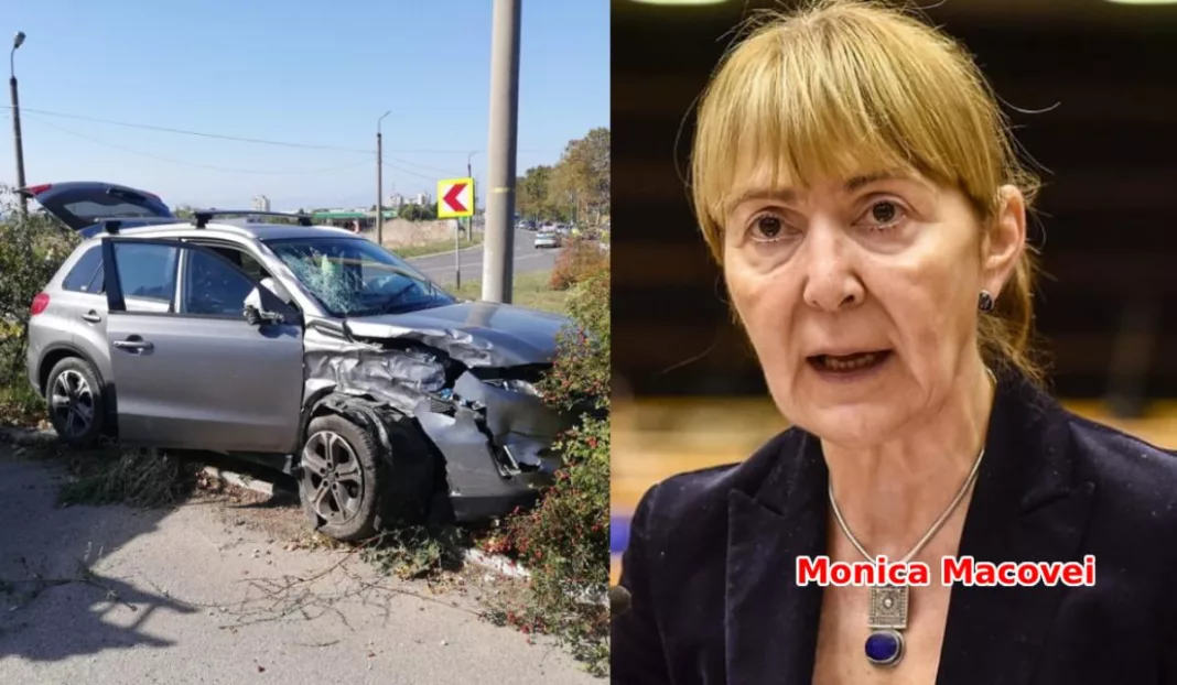 Monica Macovei Monica Macovei, condamnată cu suspendare, după accidentul în care a lovit cu mașina un motociclist