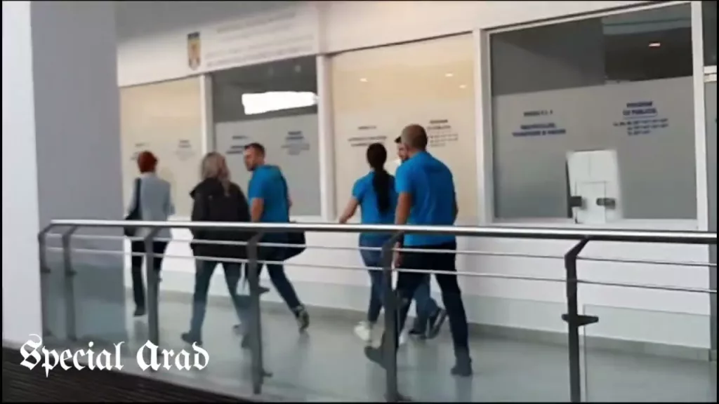 (VIDEO) Descinderi la Serviciul de permise auto din Arad