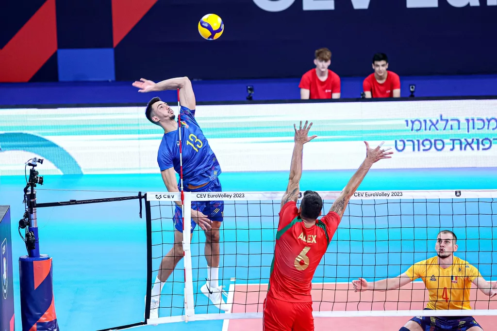 Volei (m) / România nu i-a făcut faţă Portugaliei în primul meci de la EURO