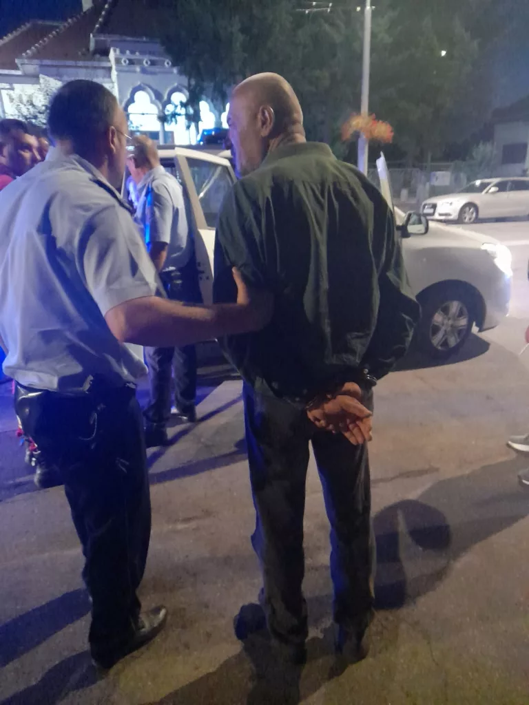 Târgu Jiu: Bărbat prins de polițiști în flagrant în timp ce tâlhărea o bătrână
