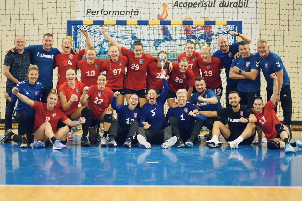 Handbal / SCM Vâlcea a câștigat dramatic Cupa Coronei