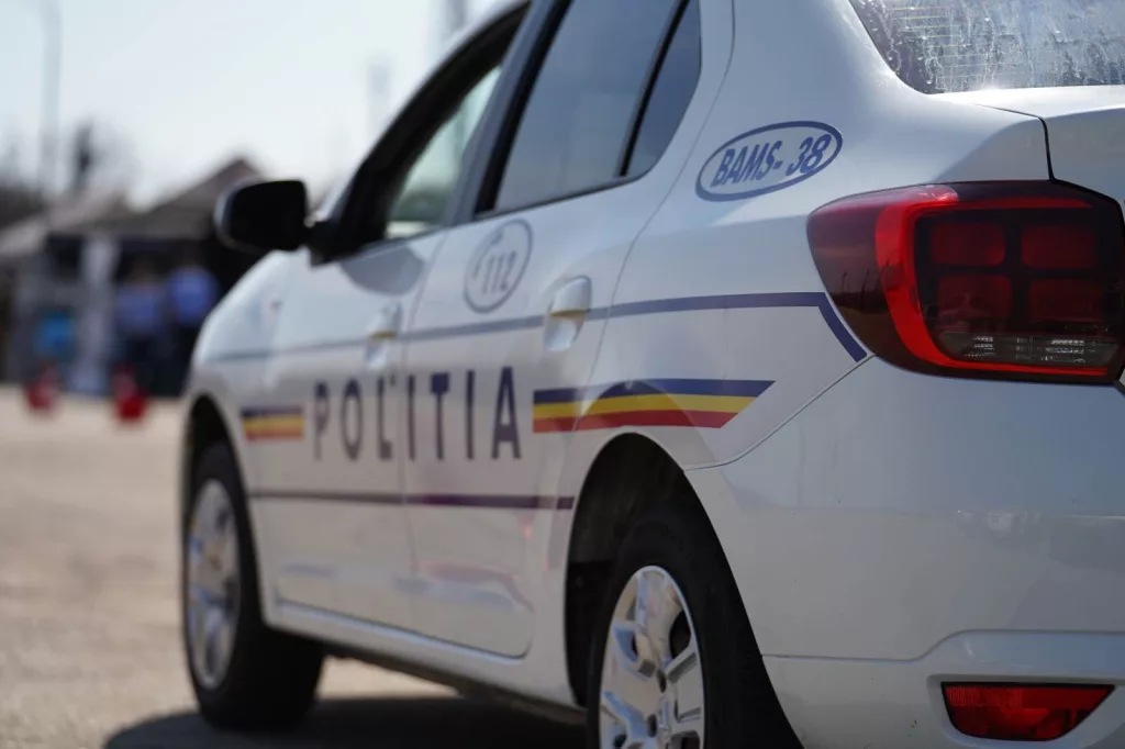 Bărbat mort după ce a fost acroşat de o masină