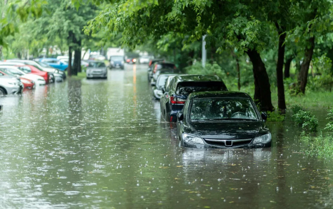 Stare de dezastru într-o staţiune din Bulgaria din cauza inundaţiilor