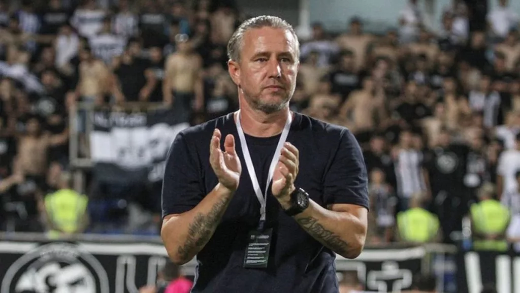 Reghecampf a debutat cu o înfrângere ruşinoasă la Al-Tai