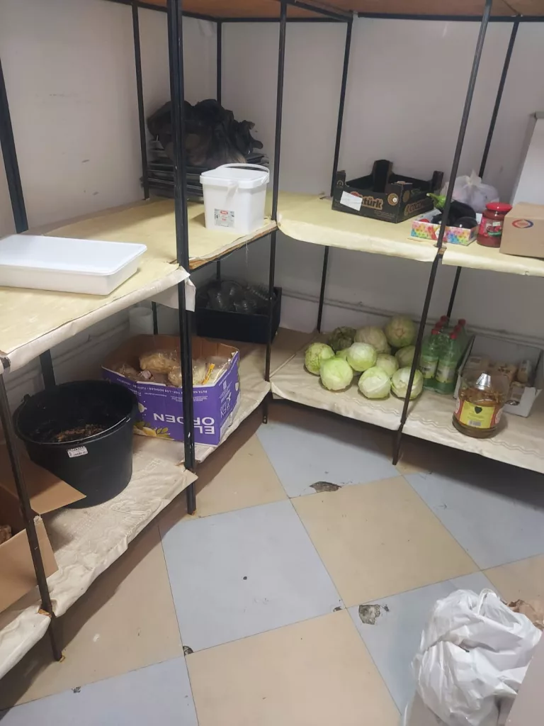 Alimente expirate la un cunoscut restaurant din Târgu Jiu