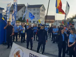 Aproape 100 de angajați protestează la Penitenciarul Târgu Jiu