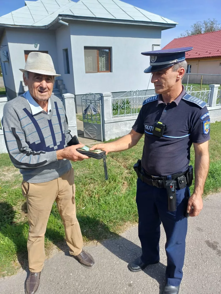 Târgu Jiu: O femeie a găsit o borsetă cu bani și a dus-o la poliție