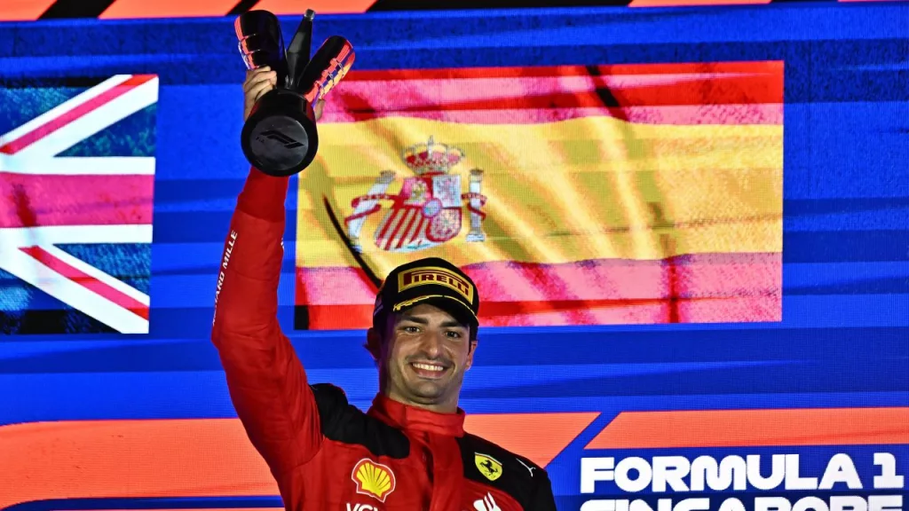 F1 / Atenţie, nu a câştigat Verstappen! Carlos Sainz, de neoprit la MP din Singapore