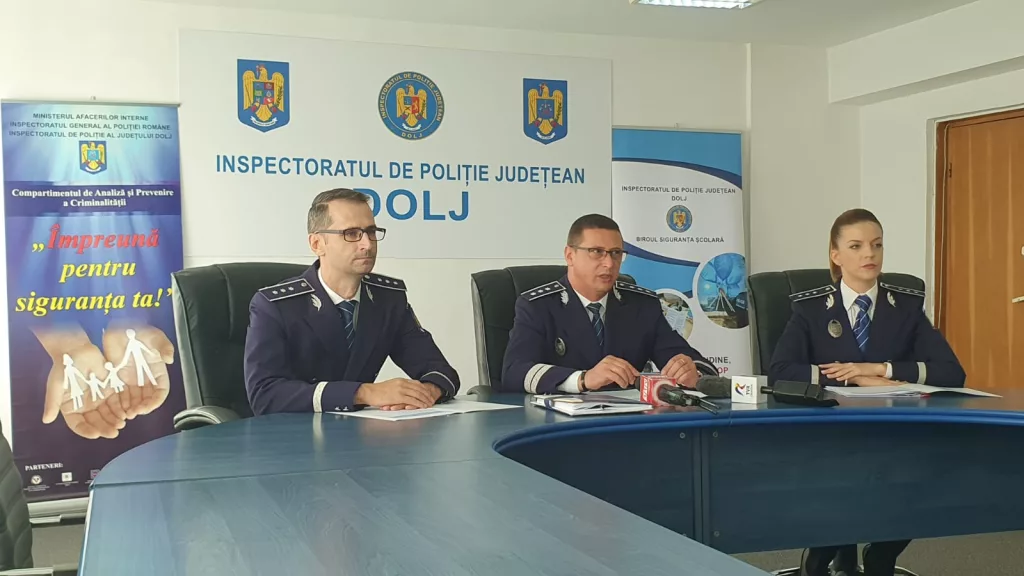 Ce nereguli au găsit poliţiştii în şcolile din Dolj
