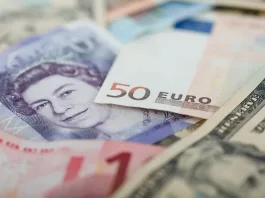 Euro și lira sterlină înregistrează minime față de dolar
