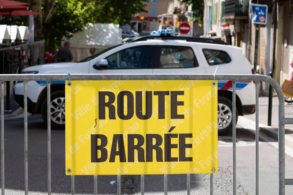 Guvernul francez face apel la calm după moartea unui adolescent într-un incident cu poliția