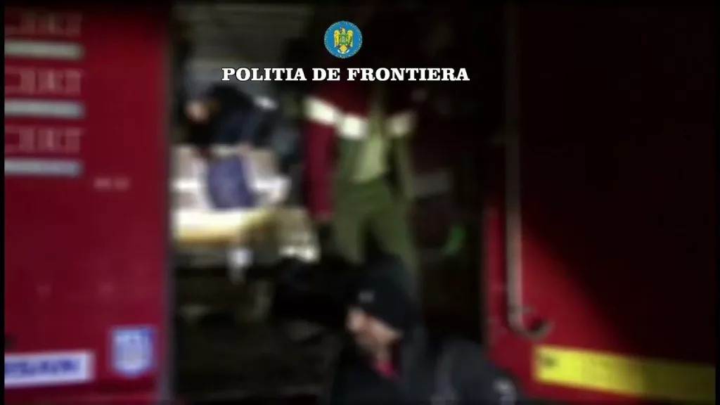 (VIDEO) 66 de cetăţeni străini depistați ascunși în două automarfare şi la “frontiera verde”