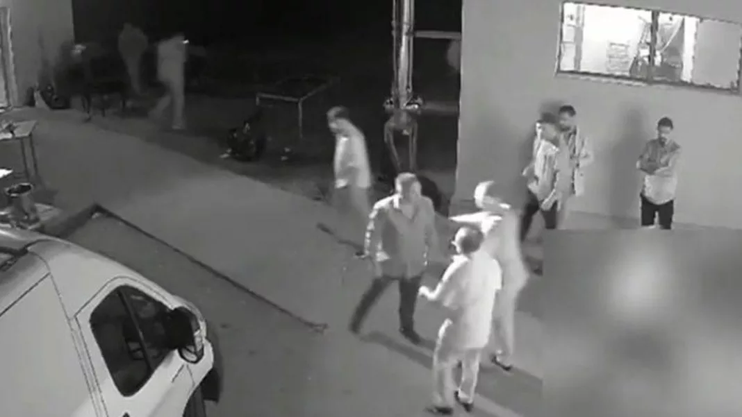 Bărbat lovit cu ciocanul în timpul unei nunți, în Teleorman. A ajuns la spital în stare gravă