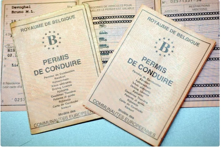 Un ghanez a picat examenul de permis de 12 ori. A 13 oară a trimis un prieten să dea sala