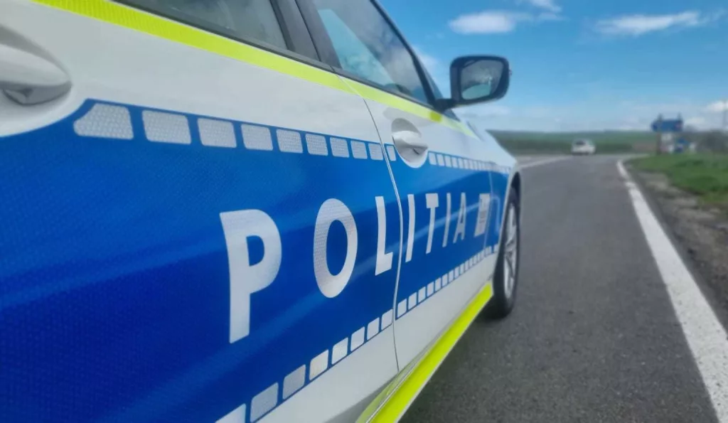 Un polițist beat şi drogat s-a urcat la volan și a lovit o femeie pe o stradă din Caracal