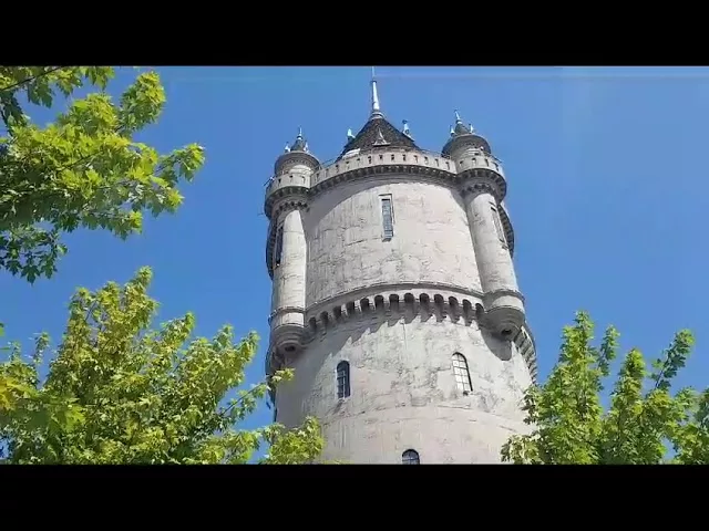(VIDEO) Un tânăr s-a aruncat de pe o clădire dn Drobeta Turnu Severin