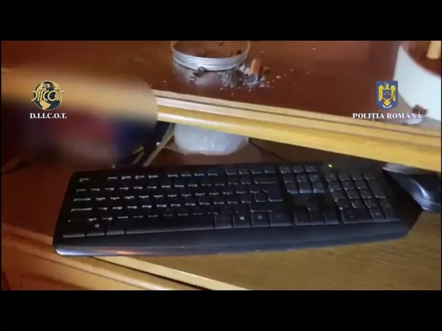 (VIDEO) Percheziții la un grup specializat în trafic de droguri