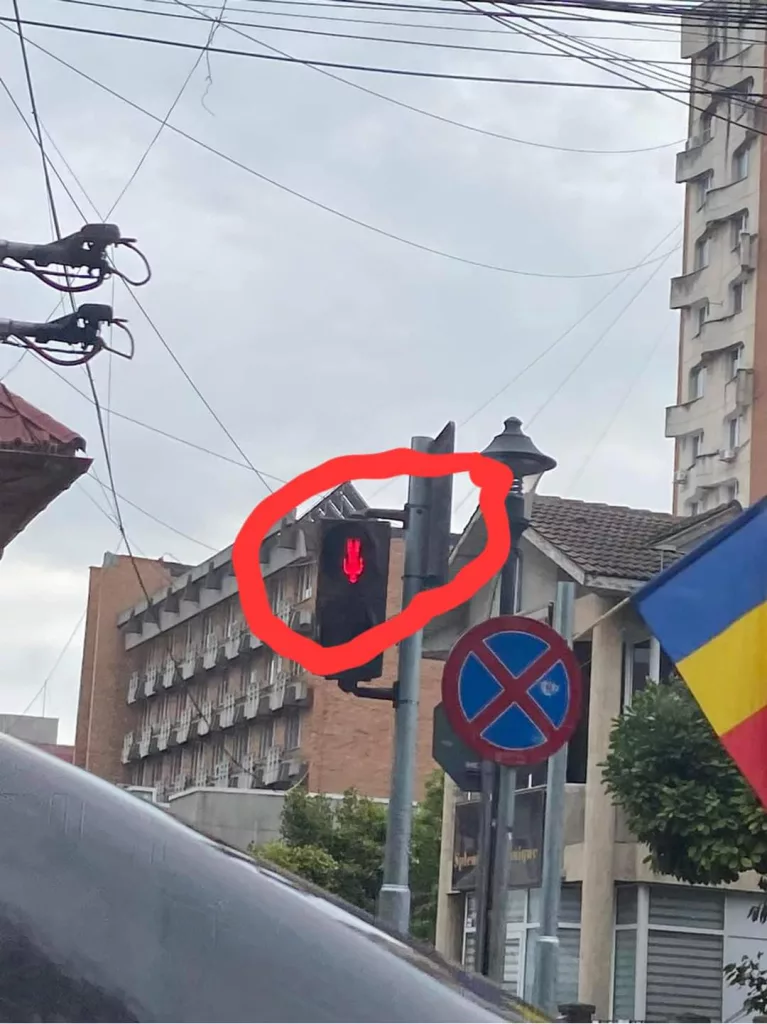 Semafor montat de-a-ndoaselea la Târgu Jiu