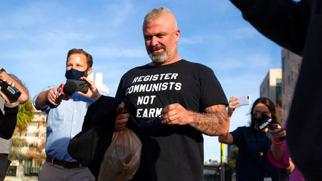Liderul Proud Boys, condamnat la 17 ani de închisoare pentru revolta din Capitoliu