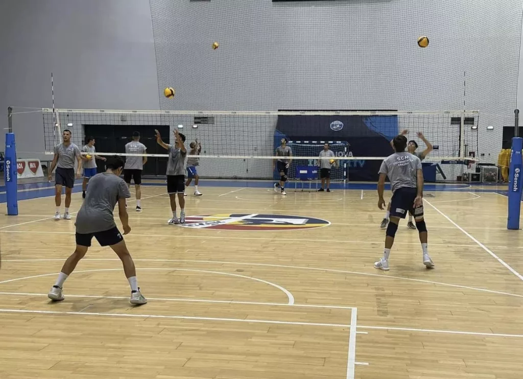Volei (m) / SCMU Craiova, prezentă la un turneu amical la Zalău