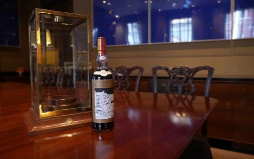 O sticlă de whisky, scoasă la licitație pentru 1,4 milioane de dolari O sticlă de whisky, scoasă la licitație pentru 1,4 milioane de dolari
