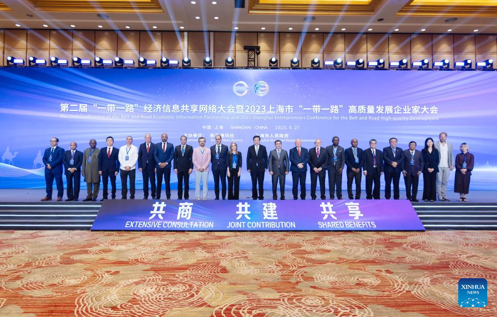 Curierul Național, prin domnul George Constantin Păunescu, Președinte UGIR și Co-Președinte în Board-ul BREIP, a prezentat, la Shanghai, două proiecte de colaborare în domeniile Turism și Mass-Media