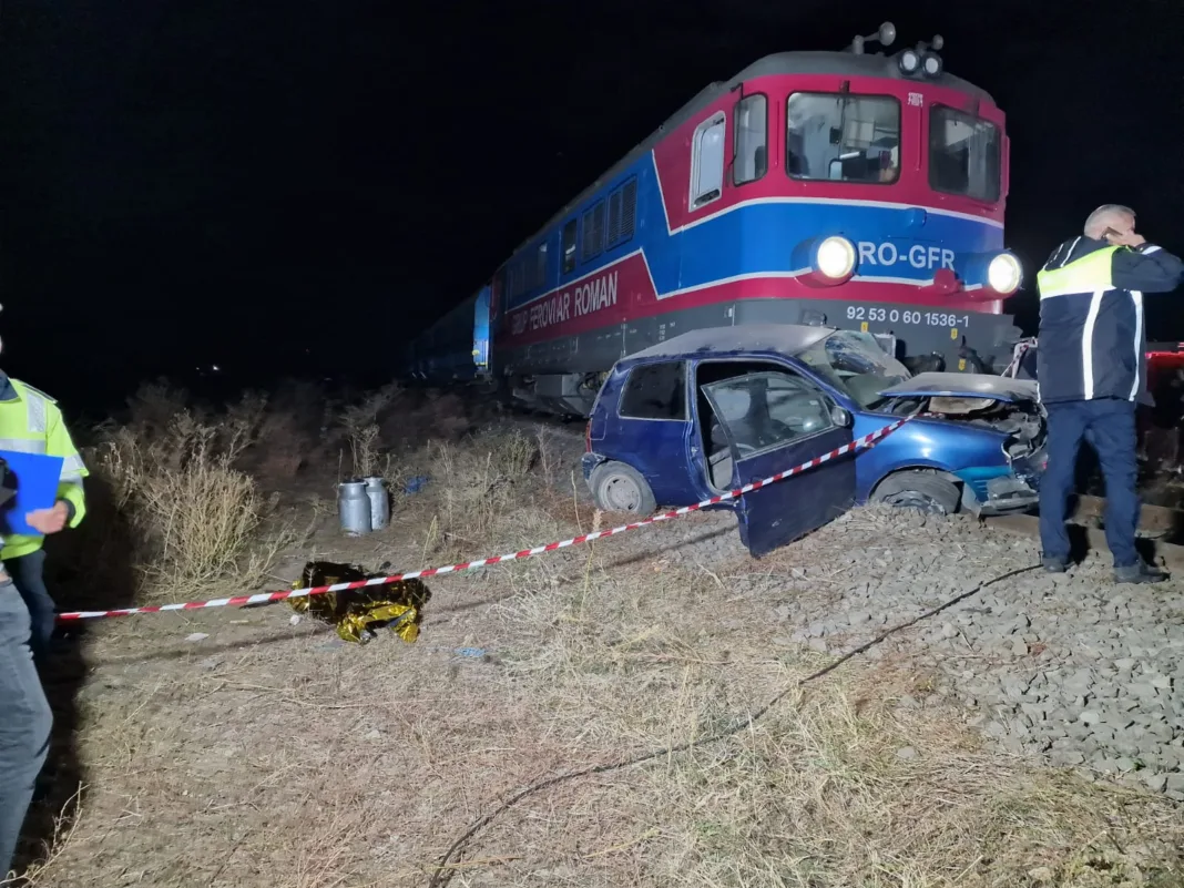Șoferiță moartă după ce mașina ei a fost lovită de tren
