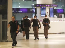 Un adolescent a împuşcat mortal trei oameni într-un mall din Singapore