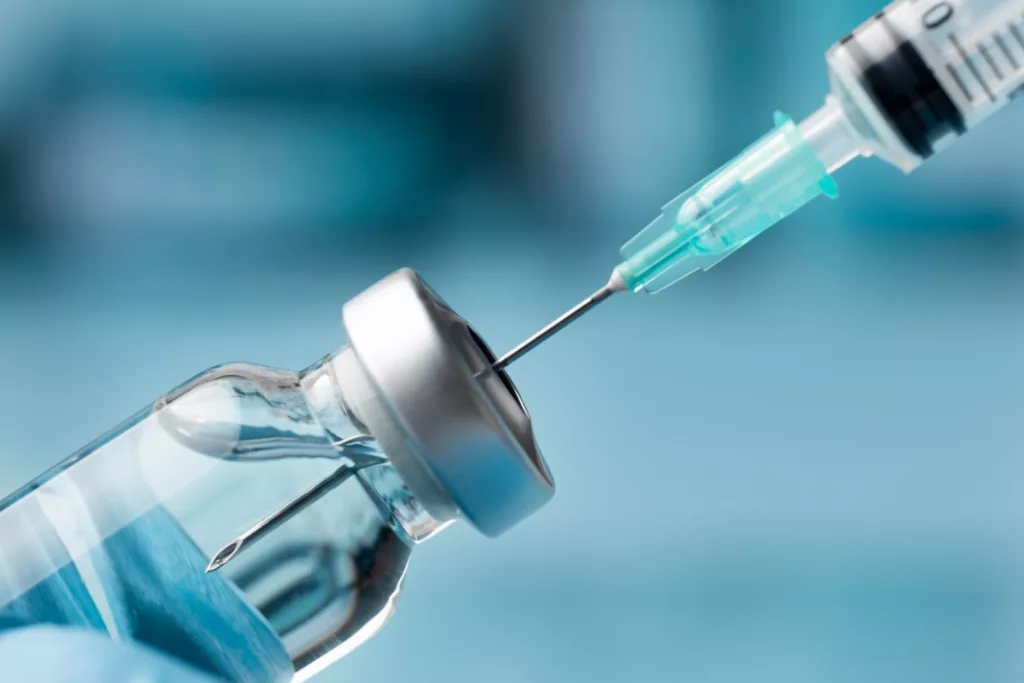 Primul vaccin pentru tratarea cancerului pulmonar, testat în 7 țări
