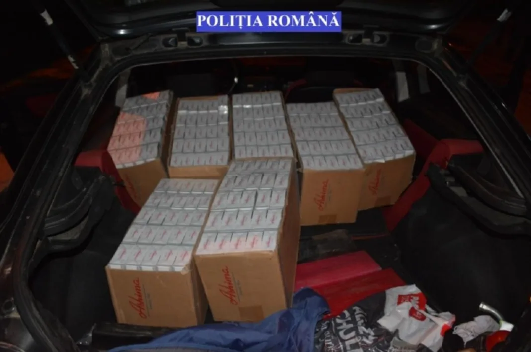 Ţigări de contrabandă, descoperite într-un autoturism la Reşiţa
