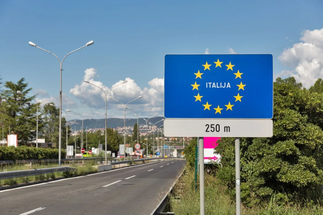 Italia a restabilit controalele la frontiera cu Slovenia