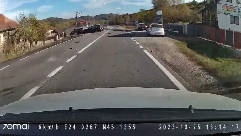 (VIDEO)Vâlcea: Accident cu șapte răniți la Tomșani