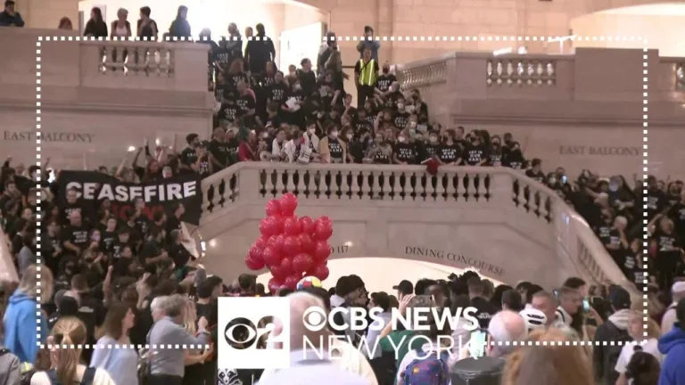 (Video)Sute de arestări la New York, după ce evreii care se opun bombardării Fâşiei Gaza au ocupat Gara Grand Central