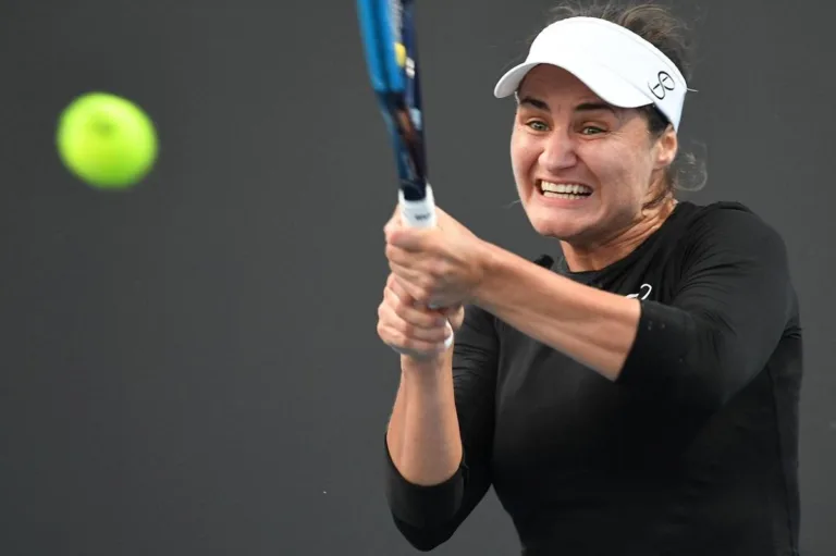 Monica Niculescu nu a avut nicio şansă în primul meci de dublu de la Zhengzhou