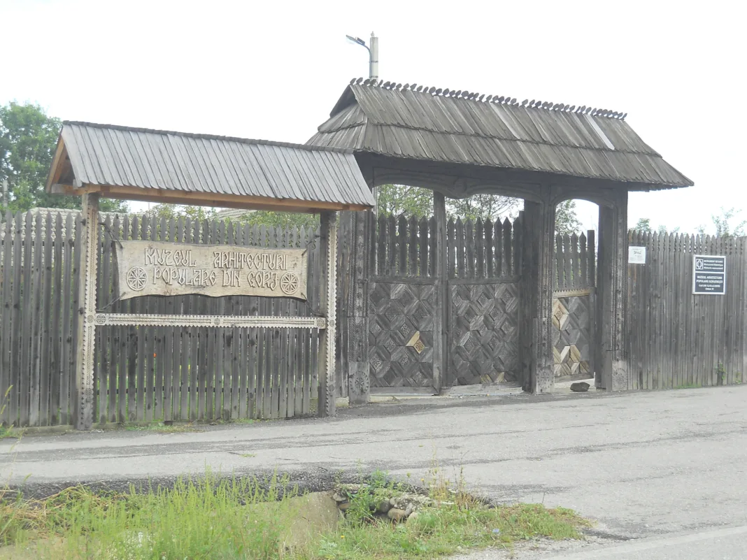 Muzeul Satului de la Curtișoara, orașul Bumbești-Jiu