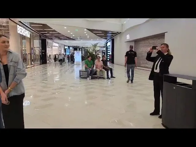 (VIDEO) Craiovenii au un nou mall. Promenada și-a deschis porțile