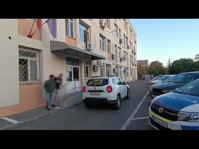 (VIDEO) Craiova: Tânăr de 19 ani, reţinut pentru tentativă de furt