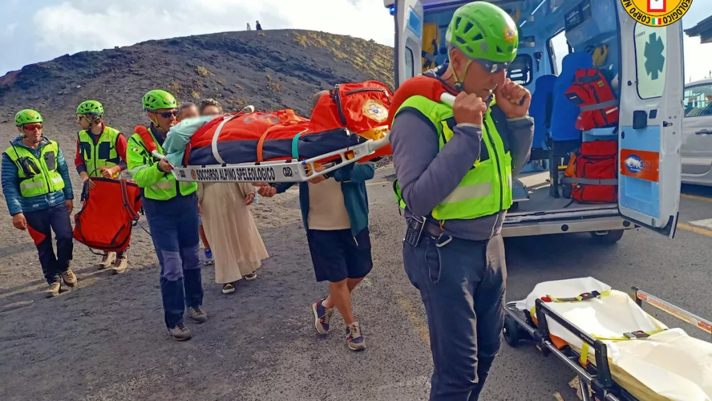 Româncă salvată de salvamontiștii italieni de pe Etna